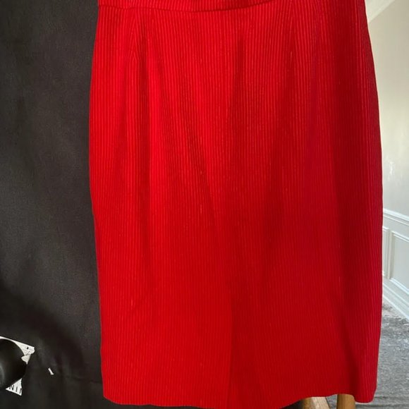 EXQUISITE  QUALITY  LOUIS FERAUD  PINSTRIPE  SKIRT  SIZE 14 - Picture 1 of 5